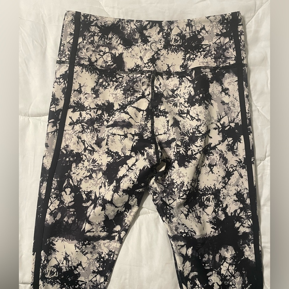 Zyia Bracken Piping Light n Tight Black and Cream Leggings Sz 8-10 - Picture 7 of 8